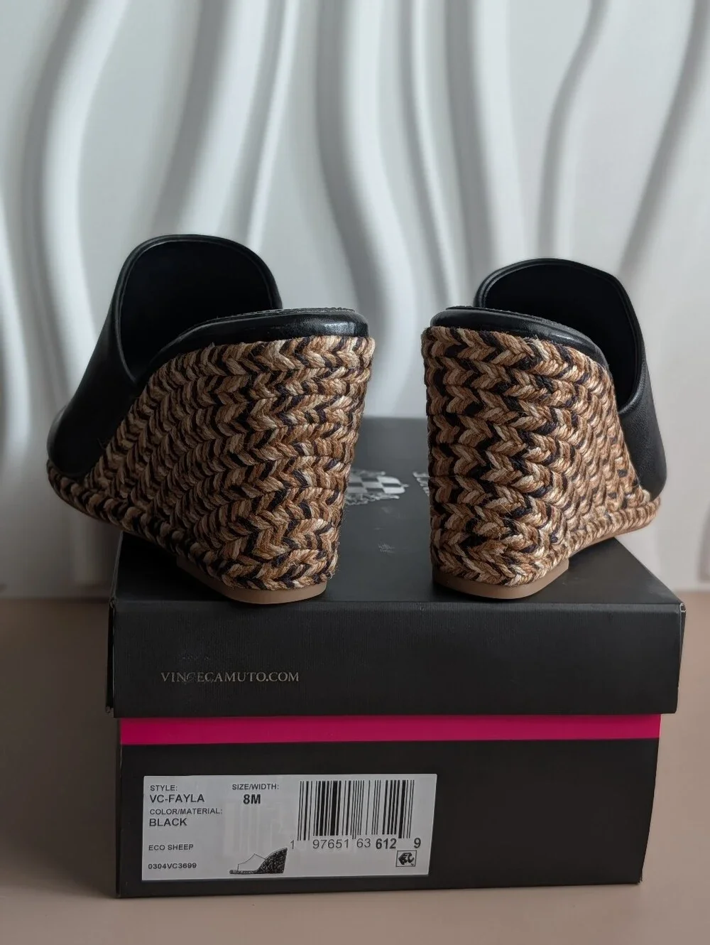 NIB Vince Camuto Fayla Black Leather Raffia Wedge Sandals Size 8